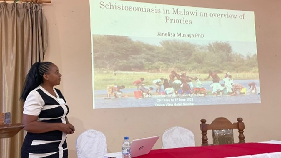 Assoc Prof Musaya presenting Assoc Prof Musaya presenting