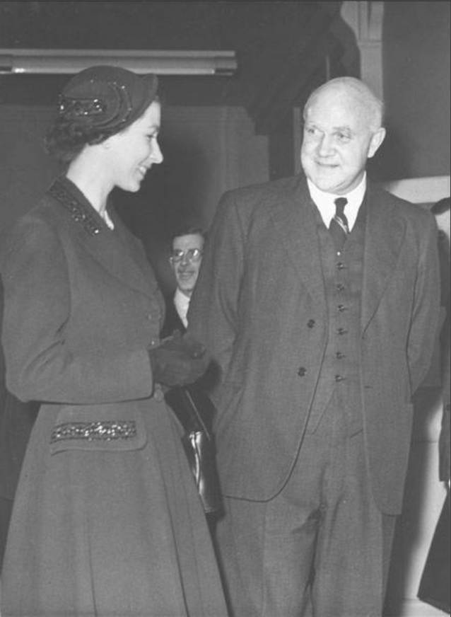 Professor Brian Maegraith welcomes Queen Elizabeth II to LSTM (1954)