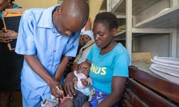 Image ©WHO/M. Nieuwenhof - Vaccination facility in Lilongwe