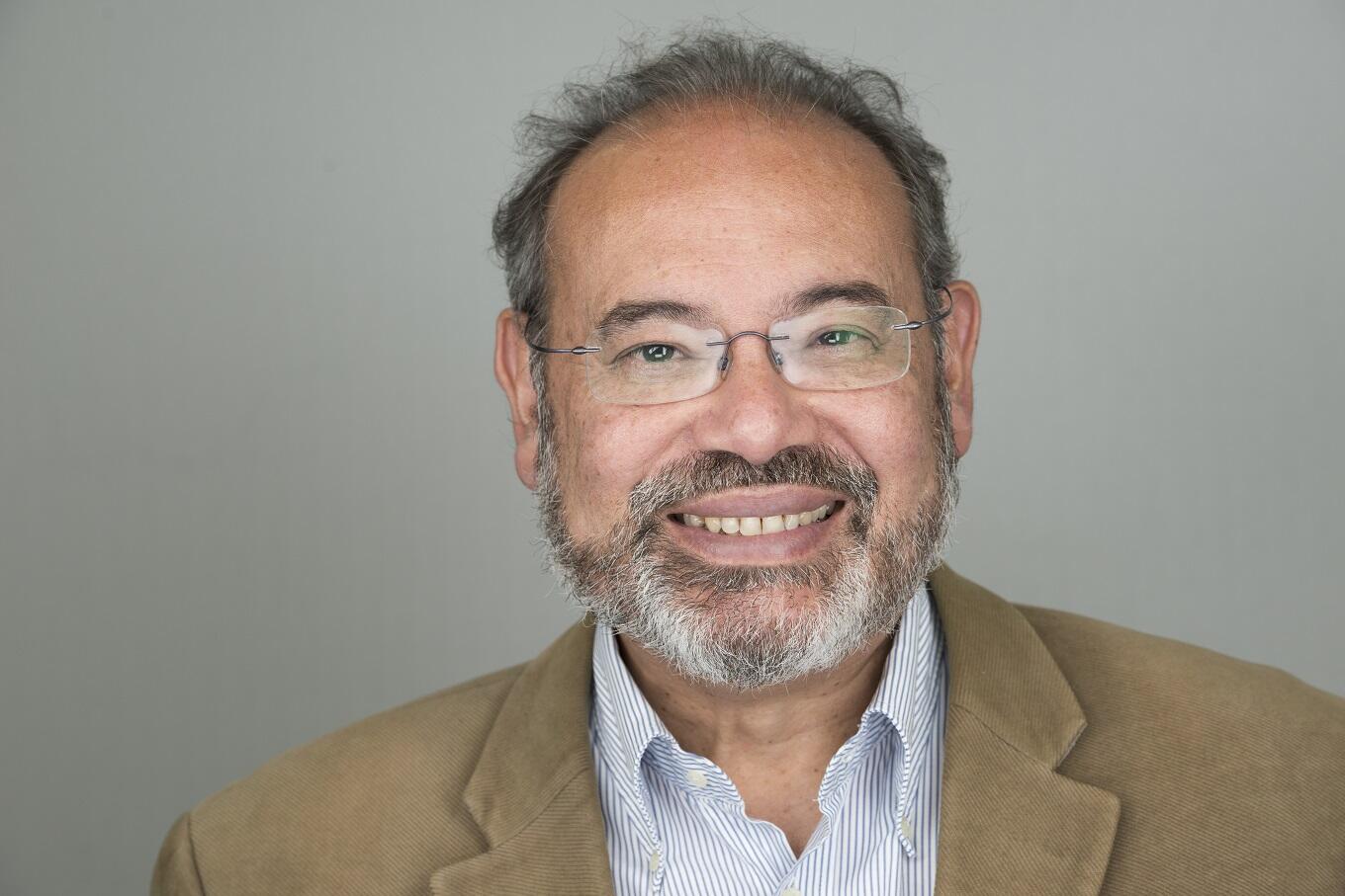 Professor Luis Cuevas 