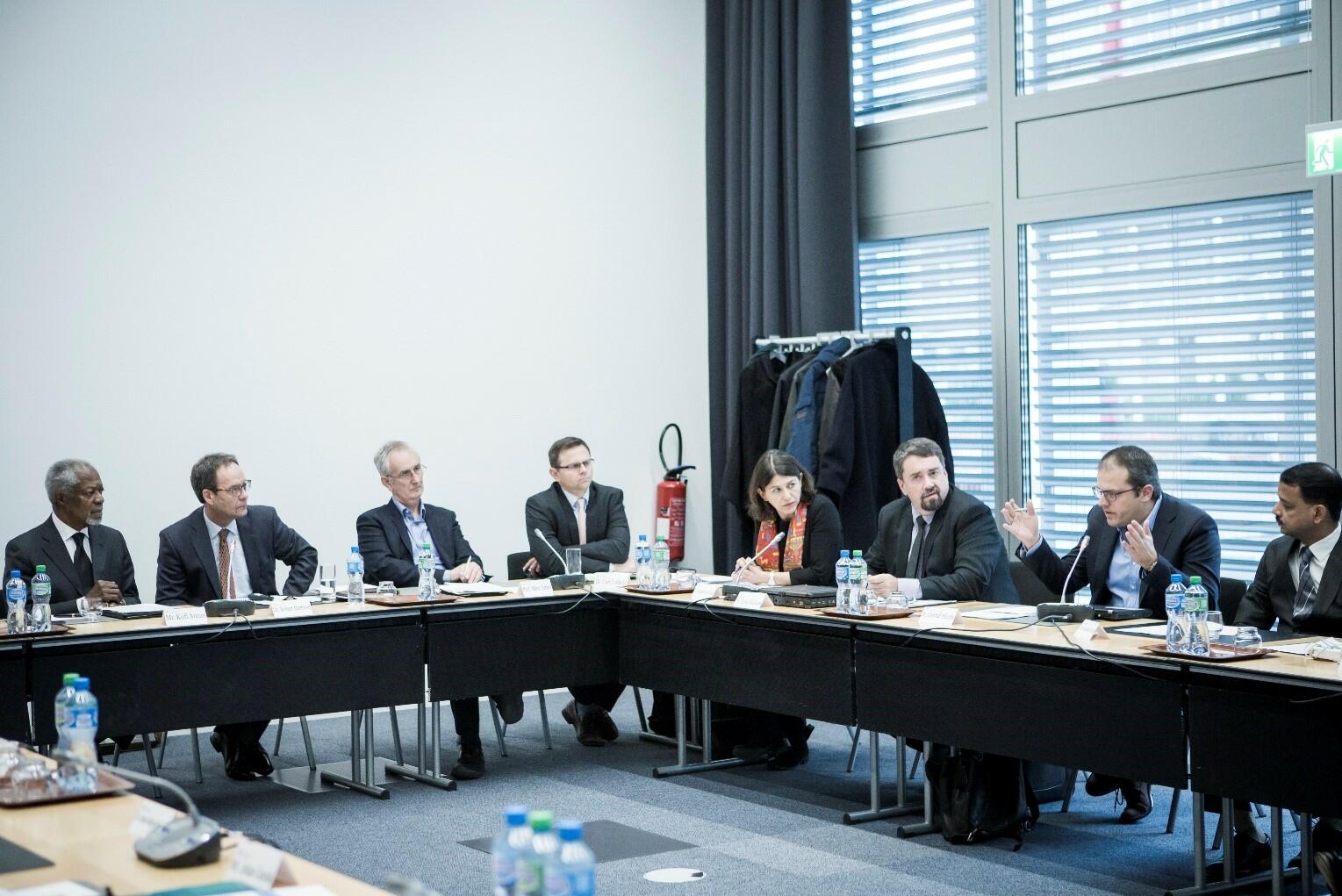 The Kofi Annan Foundation ‘Snakebites in Africa: Challenges and Solutions’ meeting (Dec 2016). From left: Mr Kofi Annan, Professor Harrison, LSTM; Professor Turner, Wellcome Trust; Dr LaBelle, Global Health Investment Fund; Dr Abela-Ridder, WHO; Dr Williams, Global Snakebite Initiative; Dr Alcoba, MSF