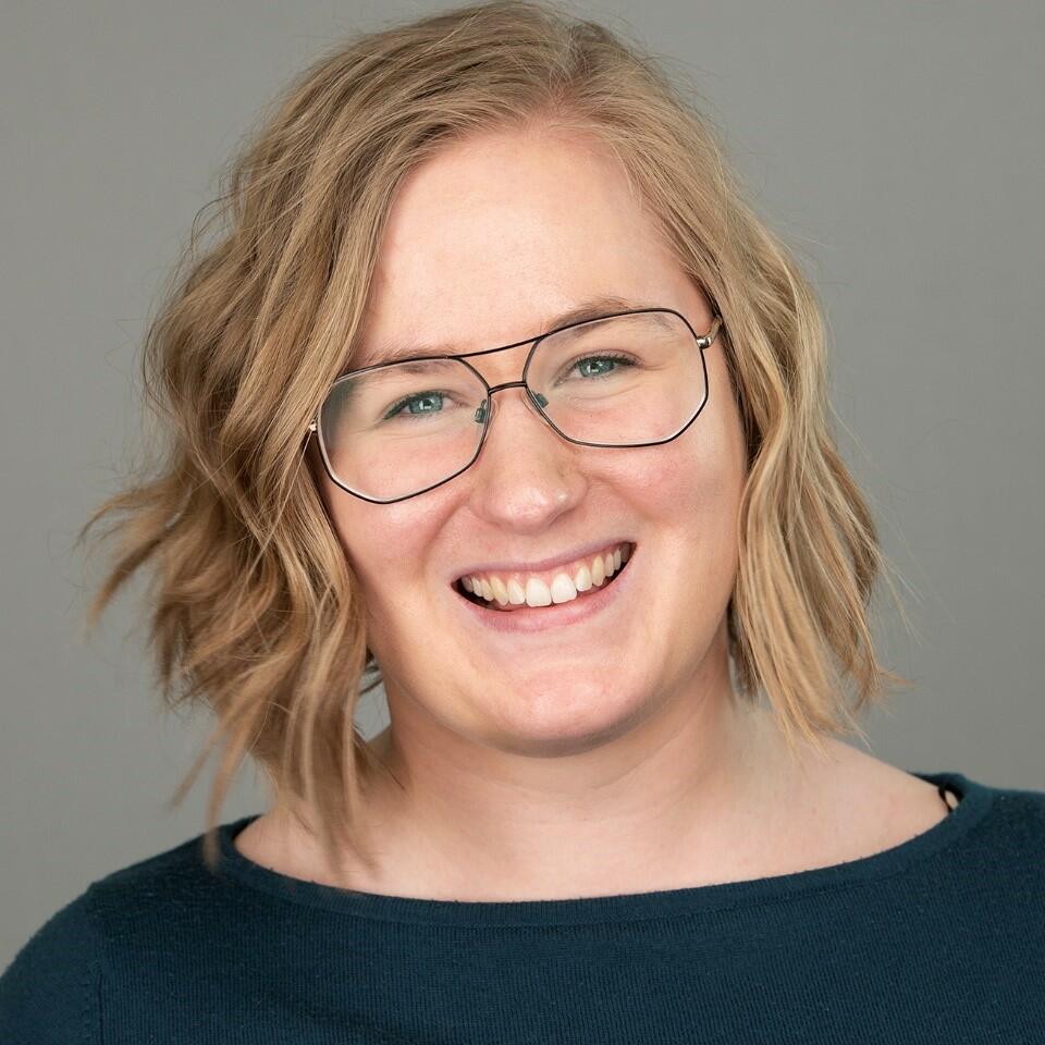 Headshot of Dr Charlotte Dawson 