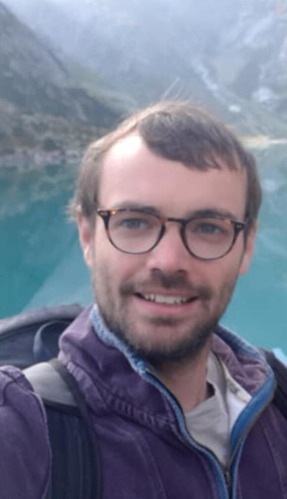 Headshot of Dr Grant Kay