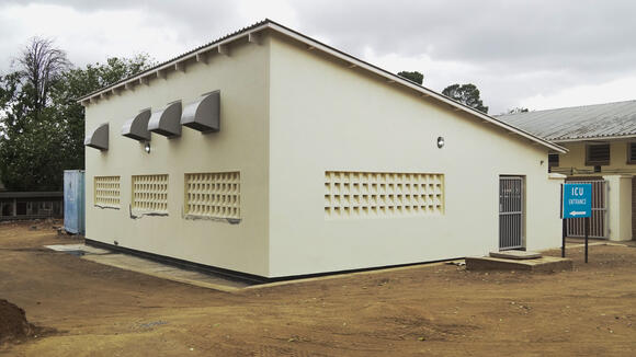 The oxygen plant next to Queen Elizabeth Hospital in Blantyre, Malawi. Photo credit: MLW